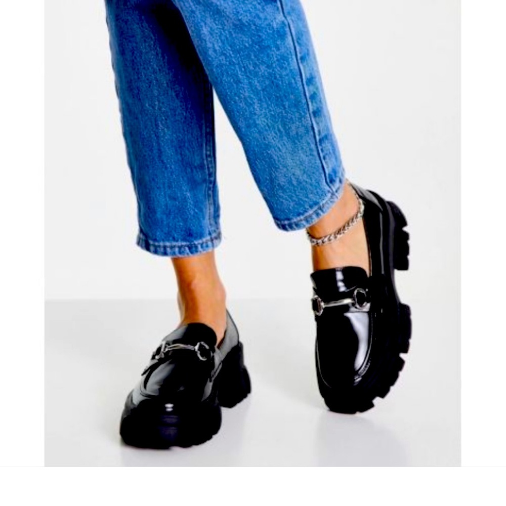 Steve Madden Trifecta silver buckle lug sole loafer 7.5